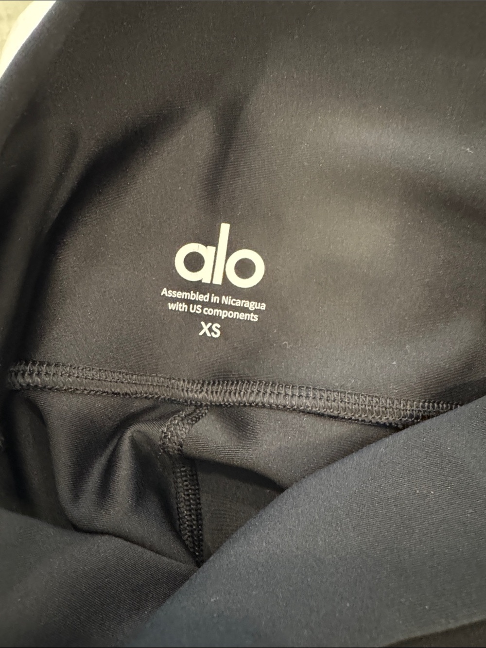 ALO Yoga Airlift Leggings - Picture 3 of 3